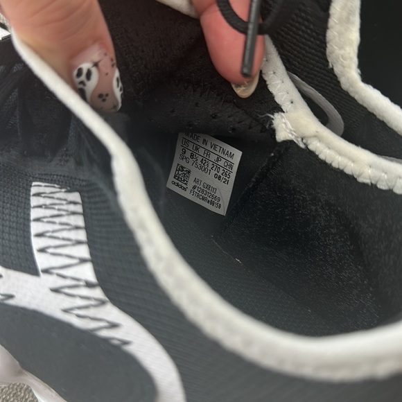 Women’s adidas size 9 shoe. Barely used - Picture 3 of 4